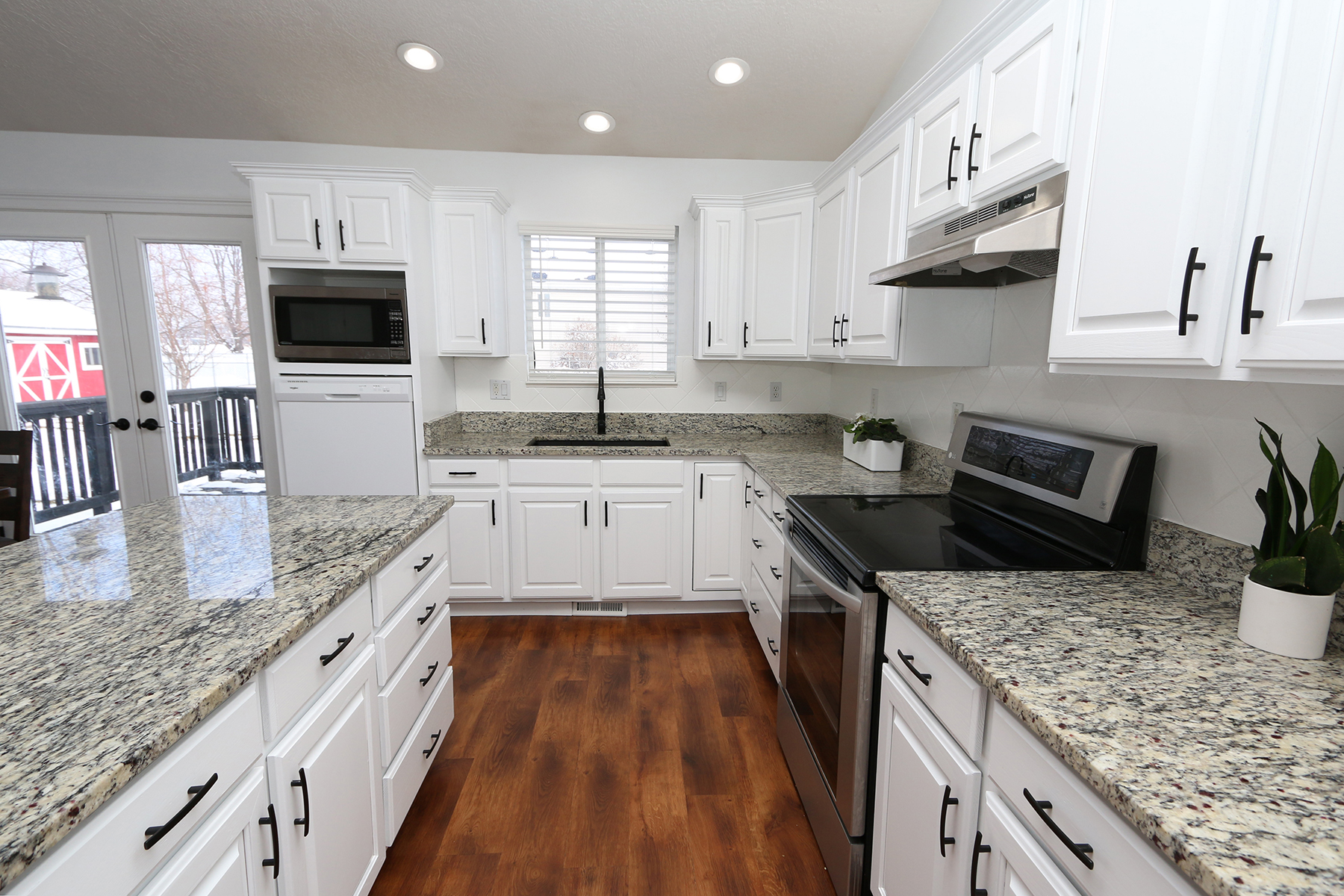 white kitchen cabinets