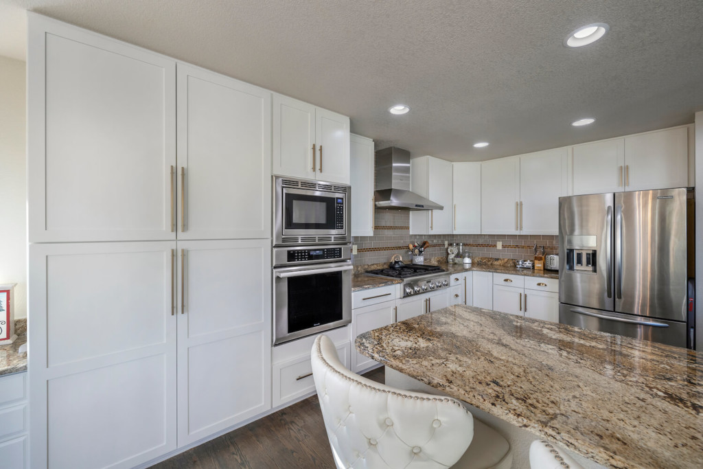 cabinet door replacement with white shaker style doors