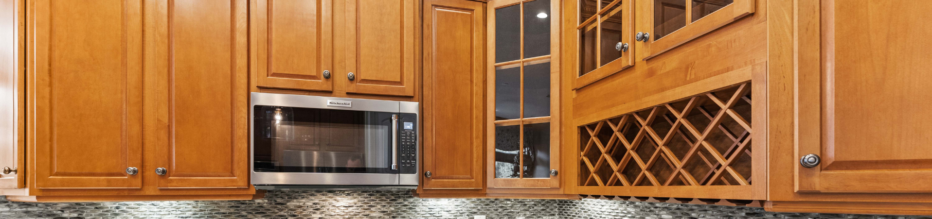 Photo of kitchen with old cabinets before refinishing