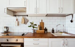 4 Common Questions About Repainting Kitchen