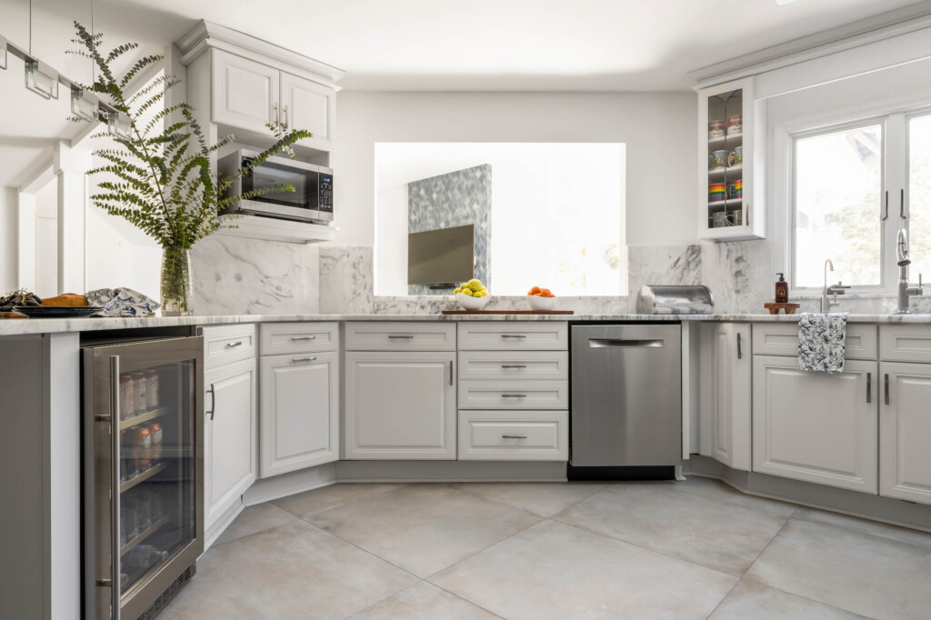 white kitchen cabinets